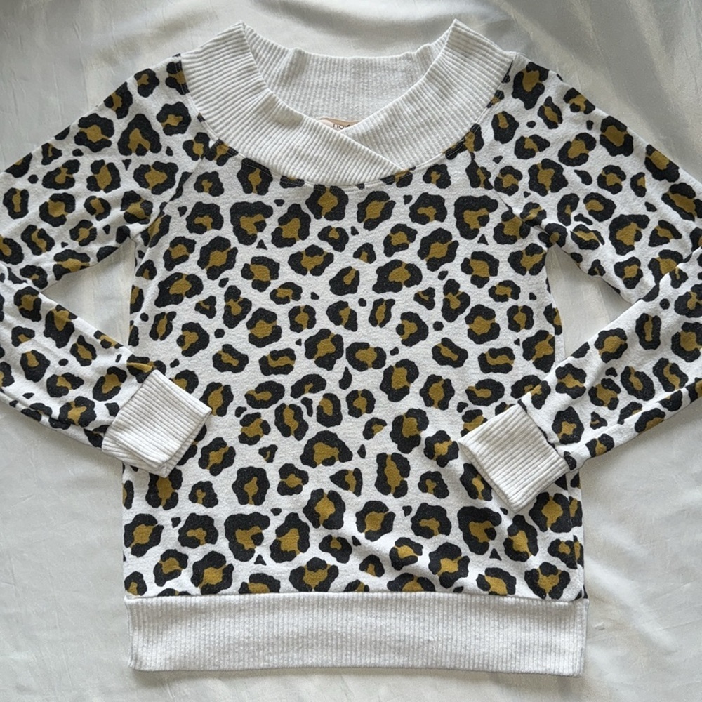 Ivory Leopard Animal Print Long Sleeve Top Contrast Rib Knit Trim Streetwear - Picture 7 of 13